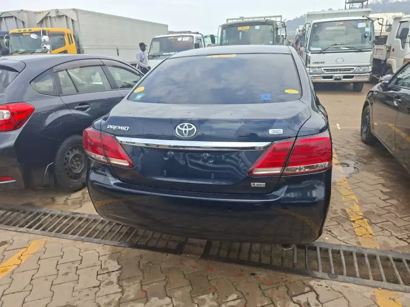 TOYOTA Premio    - 2017