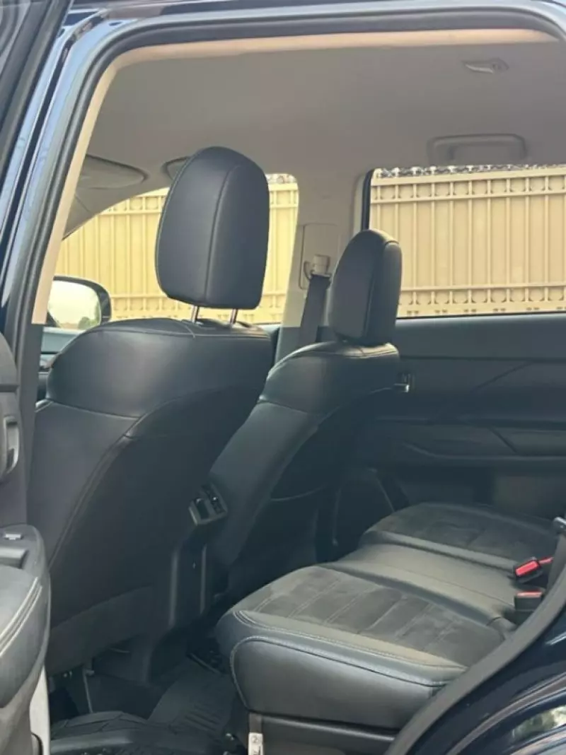 Mitsubishi OUTLANDER   - 2019