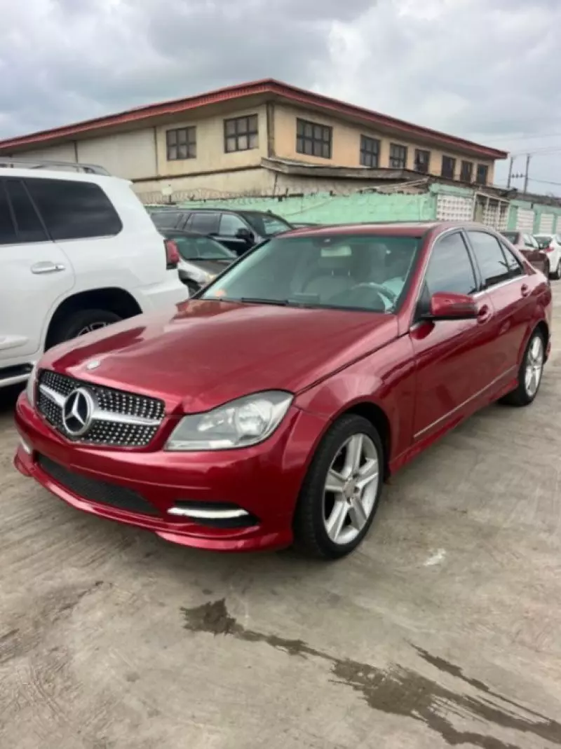 Mercedes-Benz C 300   - 2011