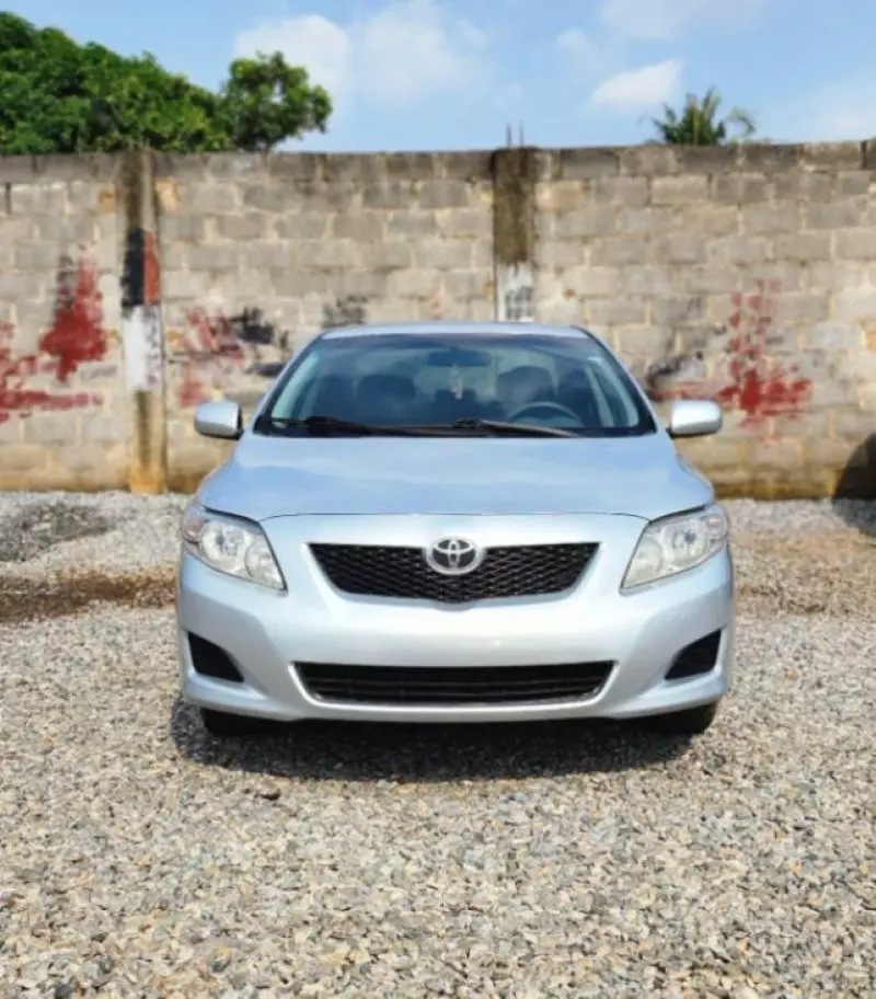 Toyota Corolla   - 2009