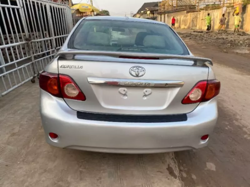 TOYOTA Corolla   - 2009