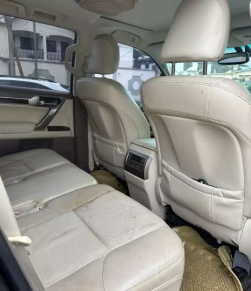 Lexus GX 460   - 2010