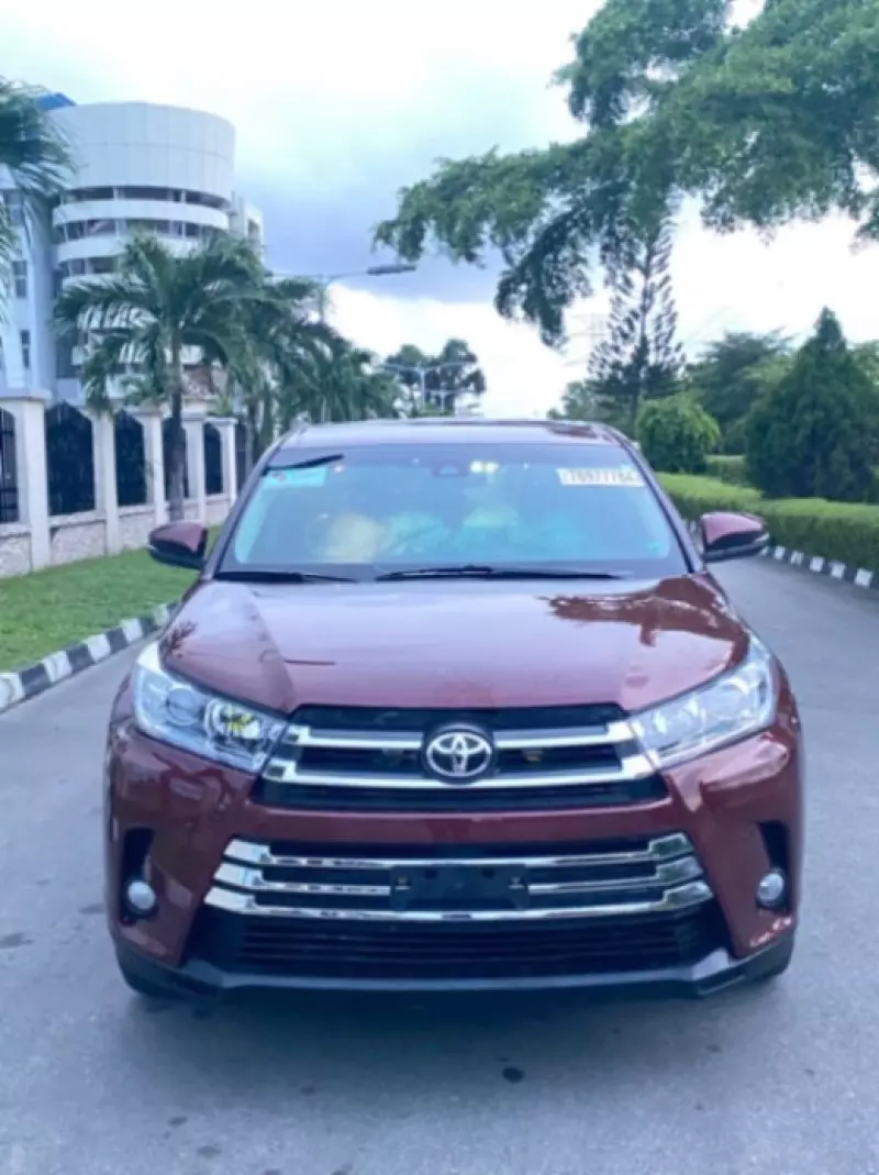 Toyota Highlander   - 2017