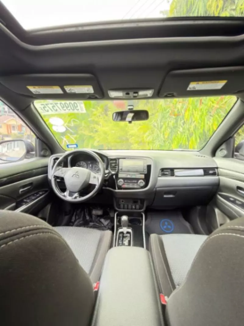 Mitsubishi Outlander   - 2018