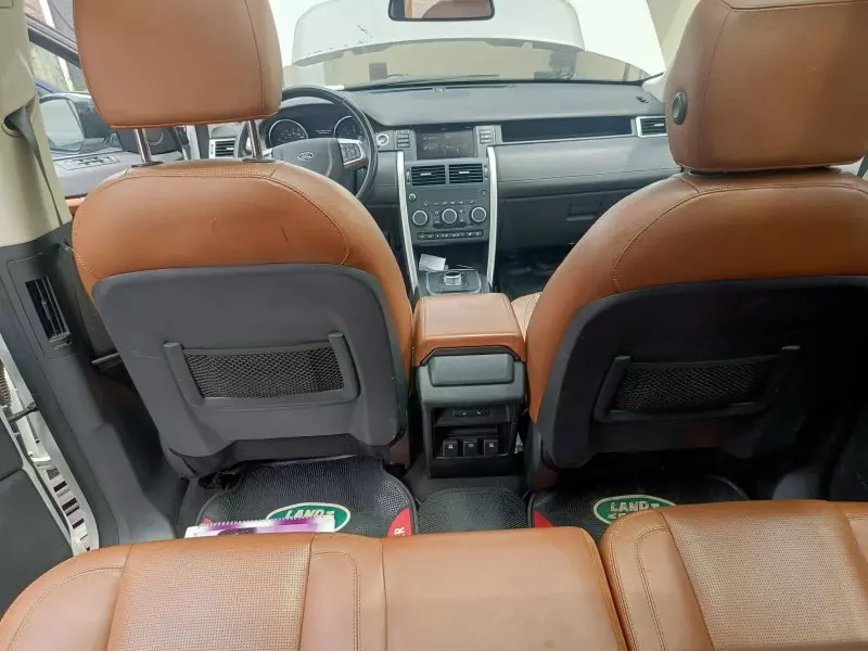 Land Rover Discovery Sport - 2015
