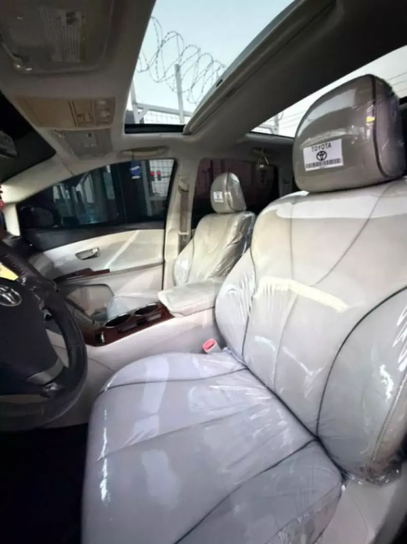 TOYOTA Venza   - 2011