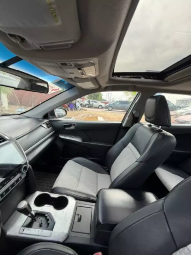 Toyota Camry   - 2012