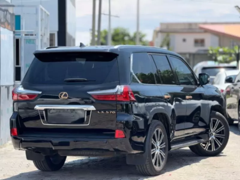 Lexus LX 570   - 2019