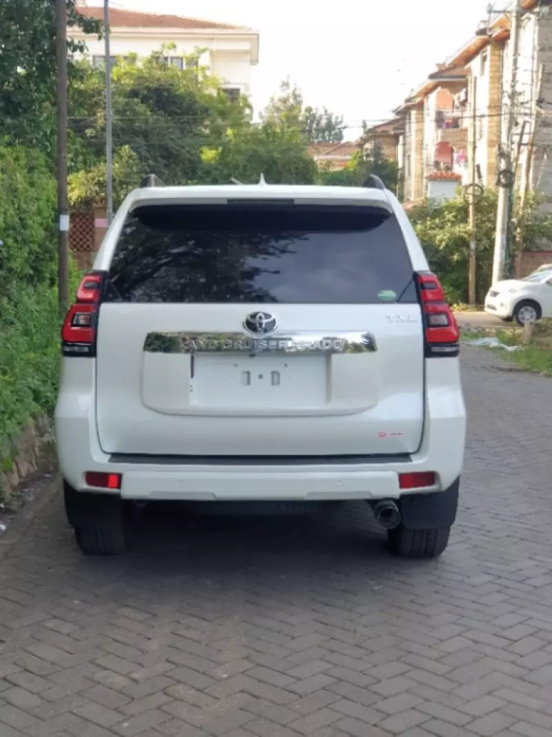 Toyota Landcruiser Prado   - 2019