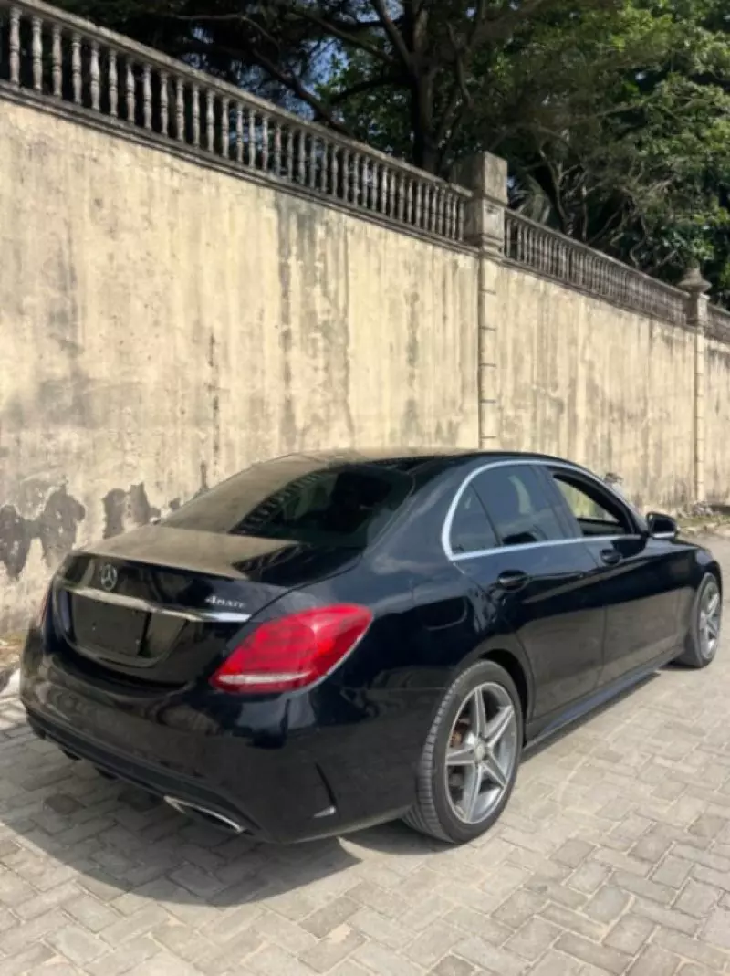 Mercedes-Benz C 300   - 2015