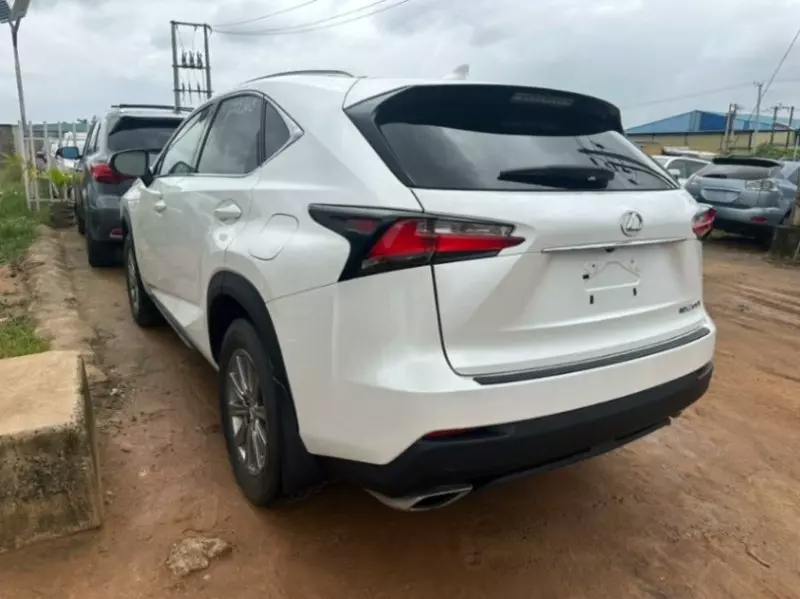 Lexus NX 200   - 2016