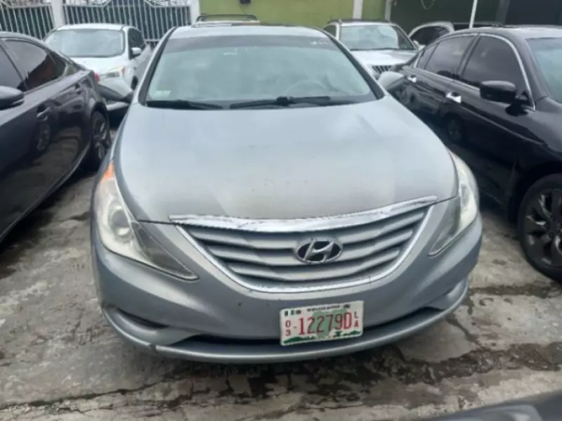 Hyundai Sonata   - 2013