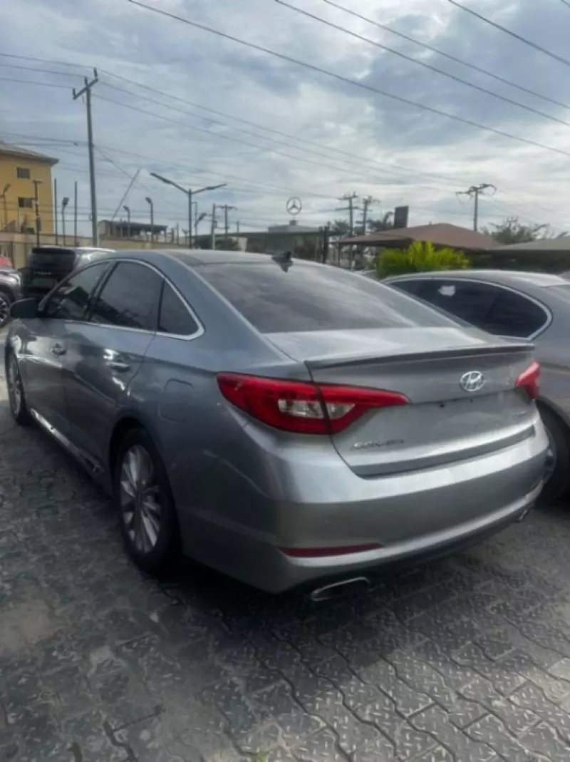 Hyundai Sonata - 2015