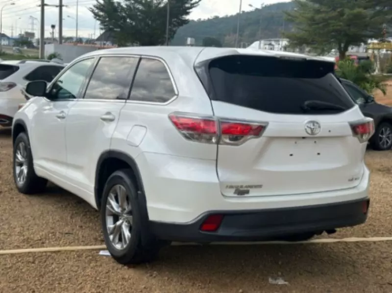 Toyota Highlander   - 2014