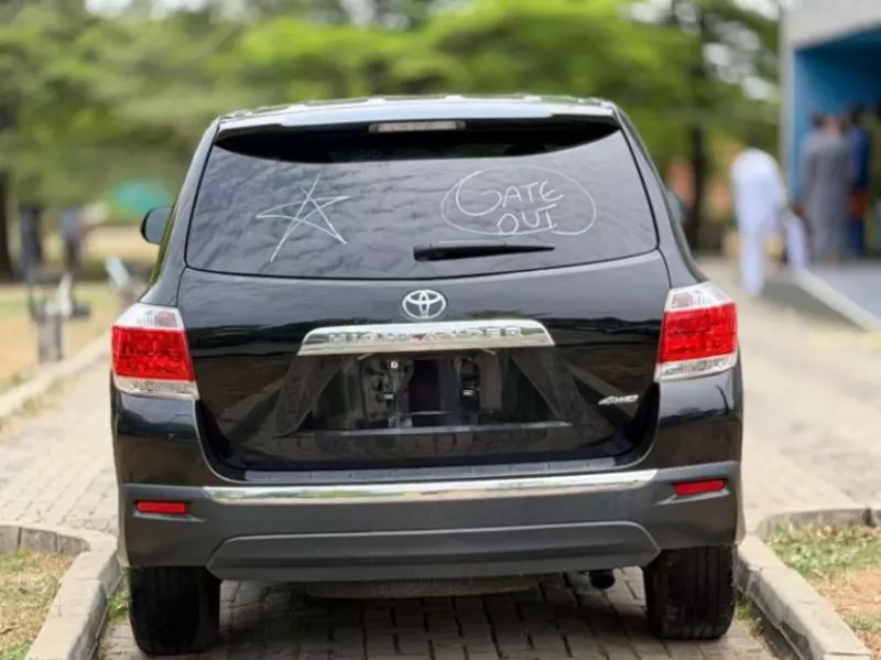 Toyota Highlander   - 2013