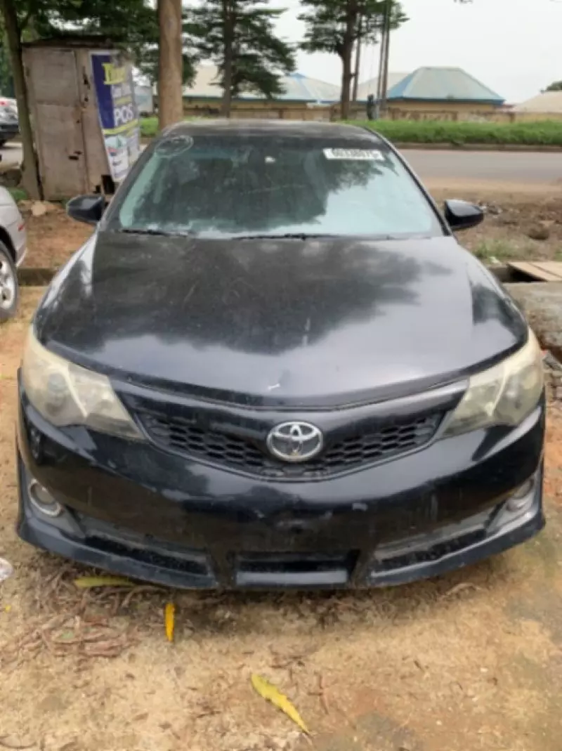 Toyota Camry   - 2012