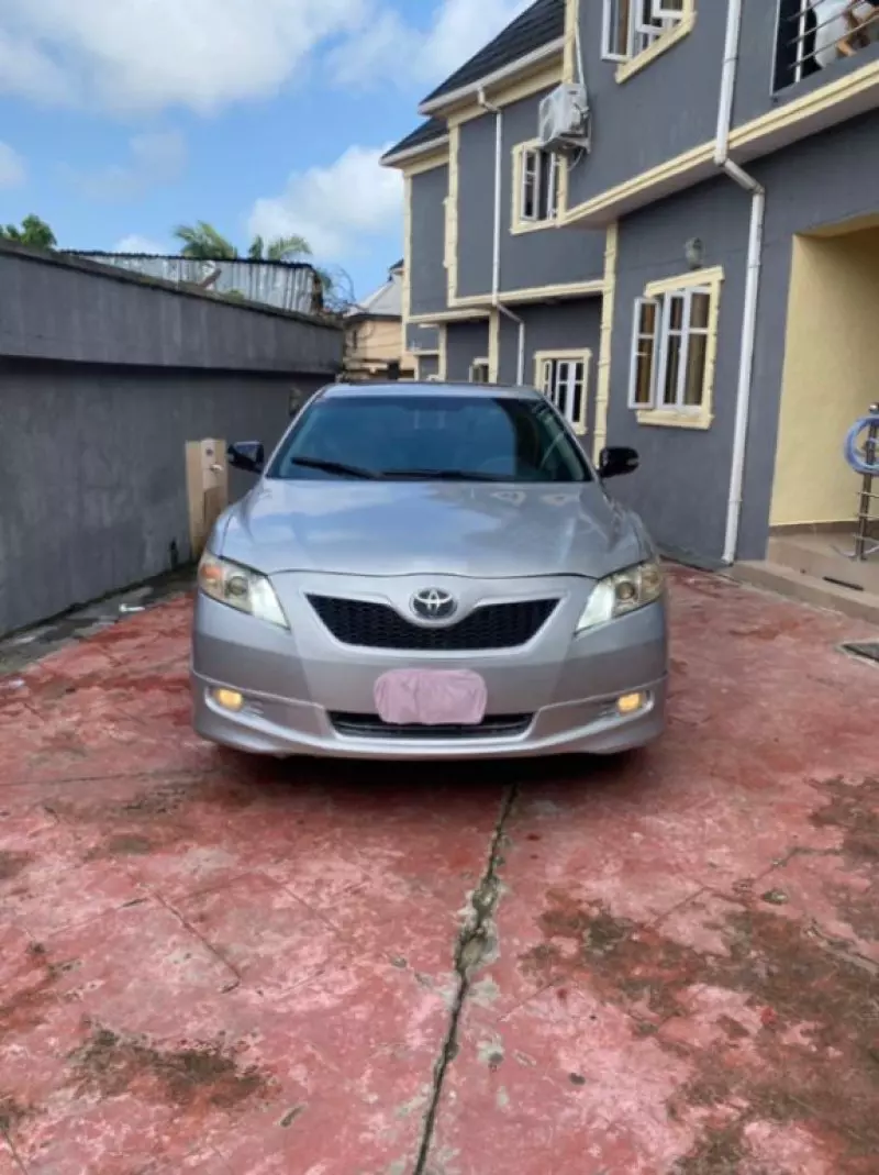 TOYOTA Camry - 2009