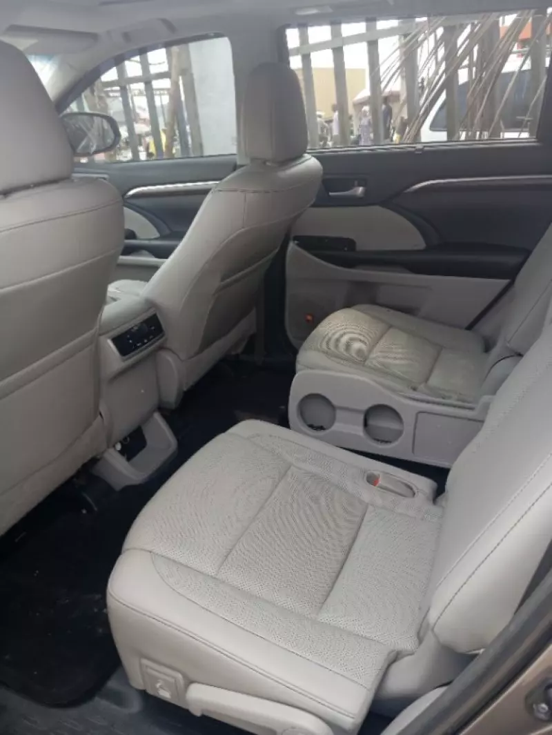 Toyota Highlander - 2015