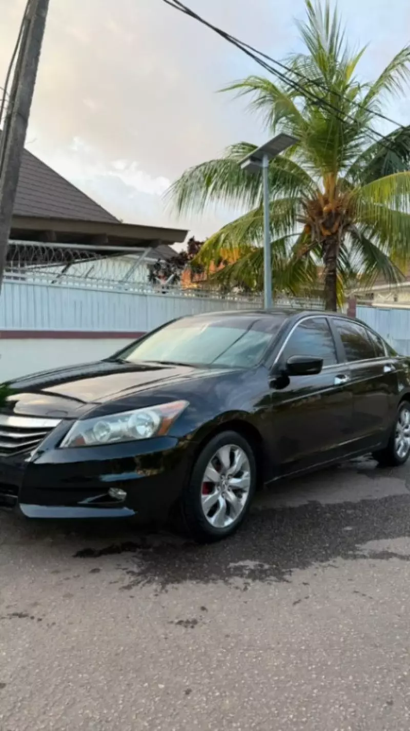 Honda Accord - 2009