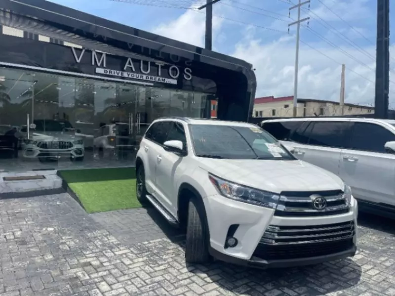 TOYOTA Highlander   - 2016