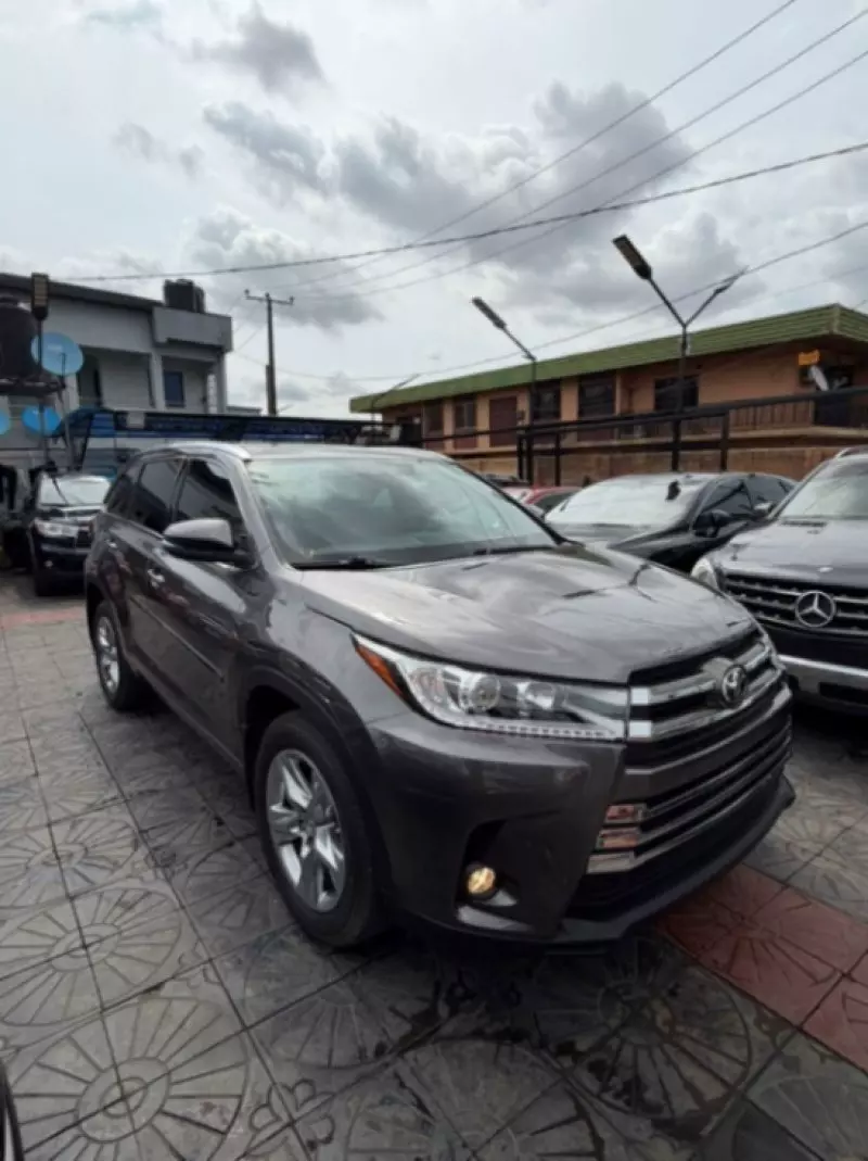 TOYOTA Highlander   - 2015
