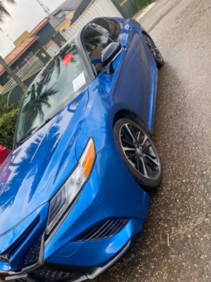 Toyota Camry - 2018