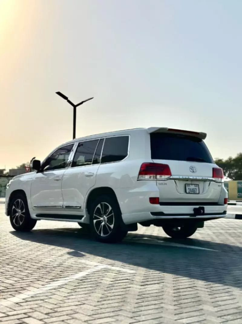 Toyota Land Cruiser   - 2019