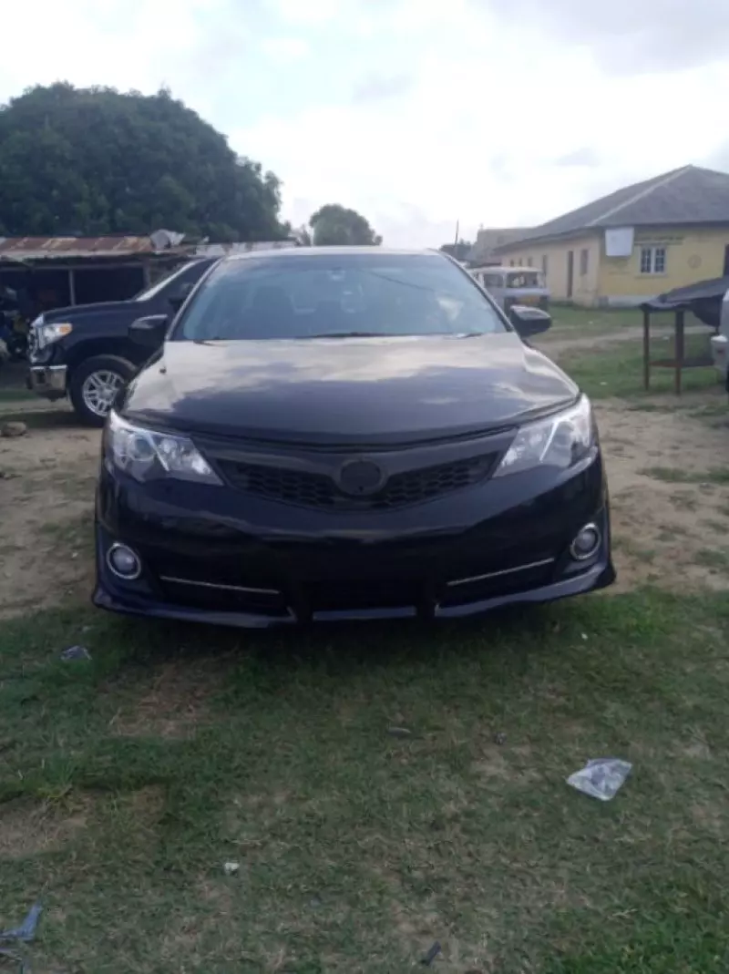 Toyota Camry   - 2014