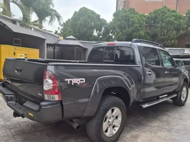 TOYOTA Tacoma - 2015