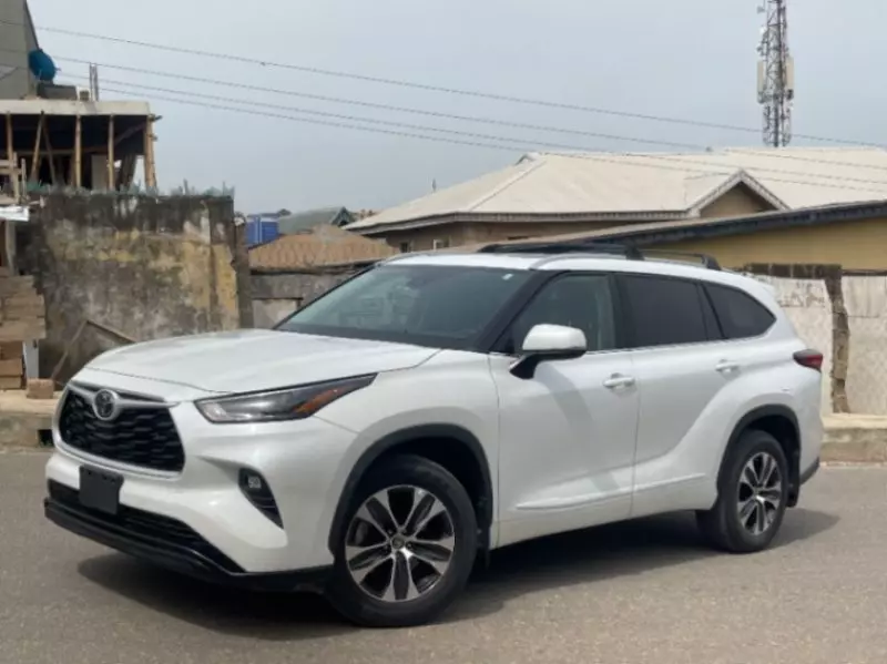 Toyota Highlander   - 2022