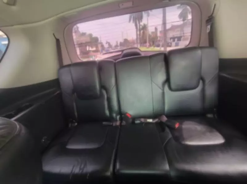 Infiniti QX56   - 2011