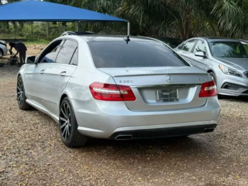 Mercedes-Benz E350   - 2013