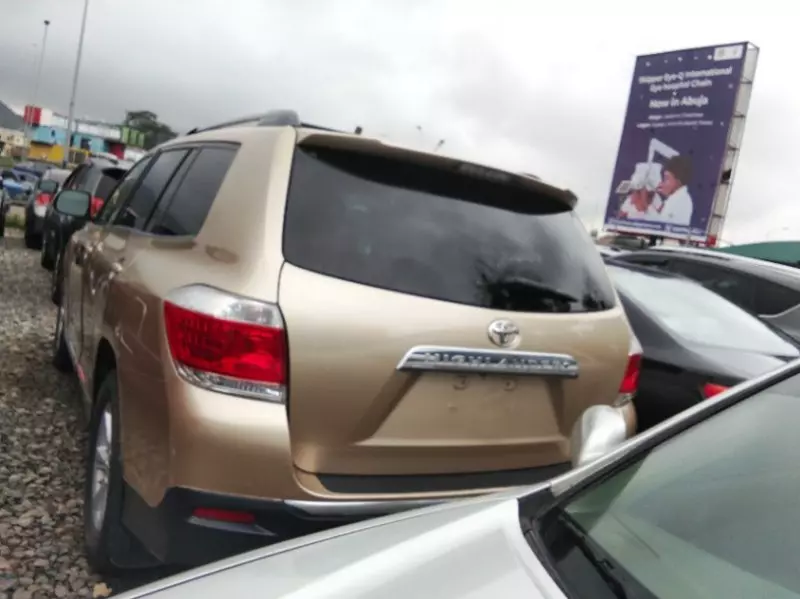 TOYOTA Highlander   - 2011