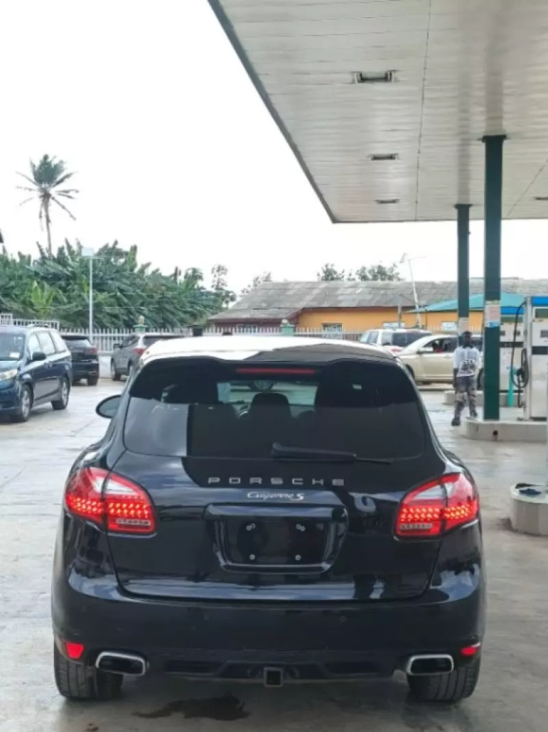 PORSCHE Cayenne   - 2014