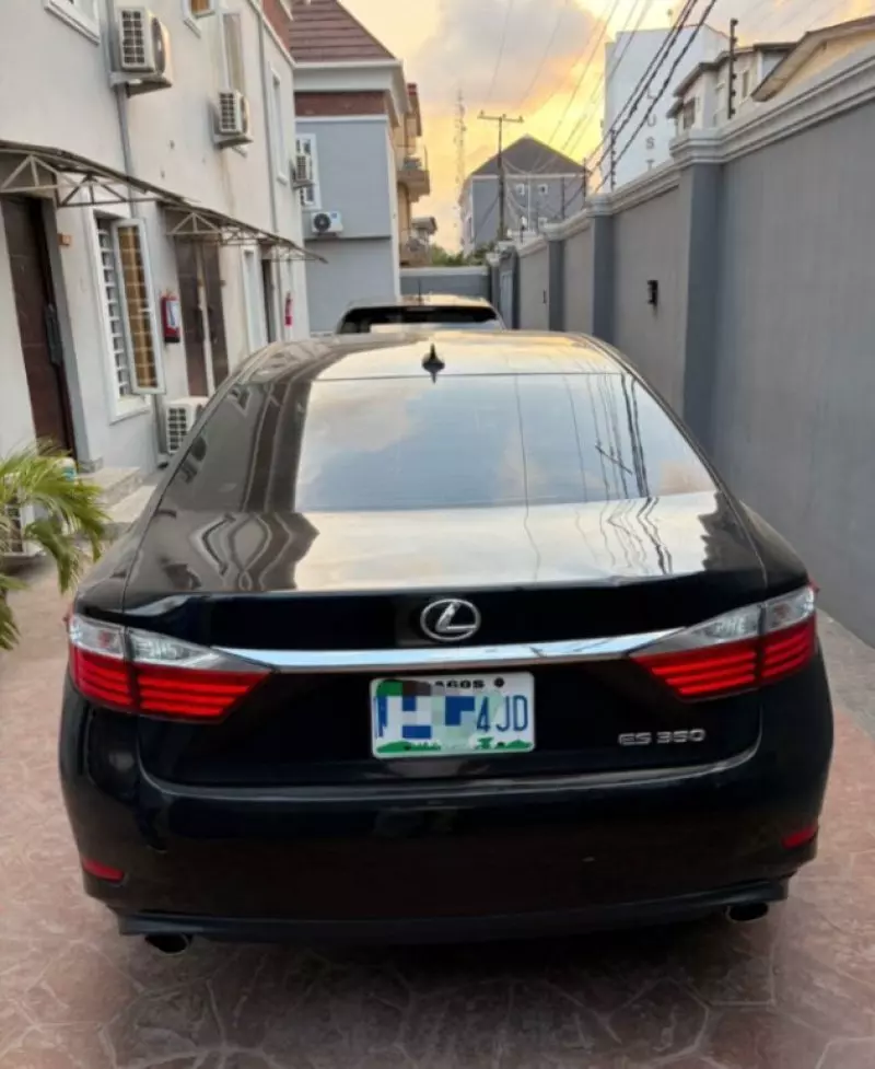 Lexus ES   - 2013