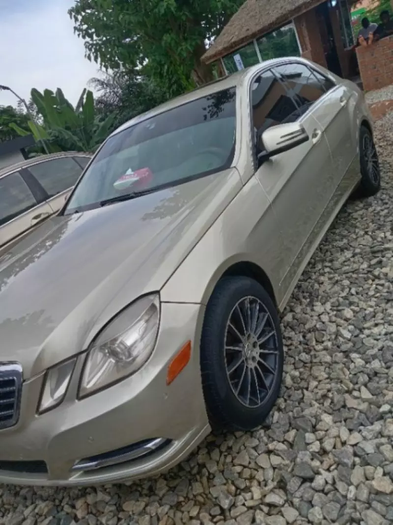 Mercedes-Benz E350   - 2010