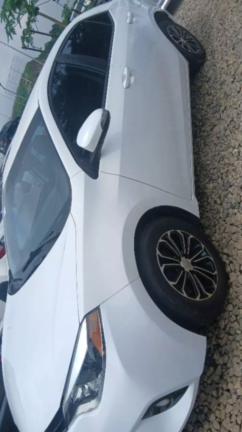 TOYOTA Corolla   - 2015