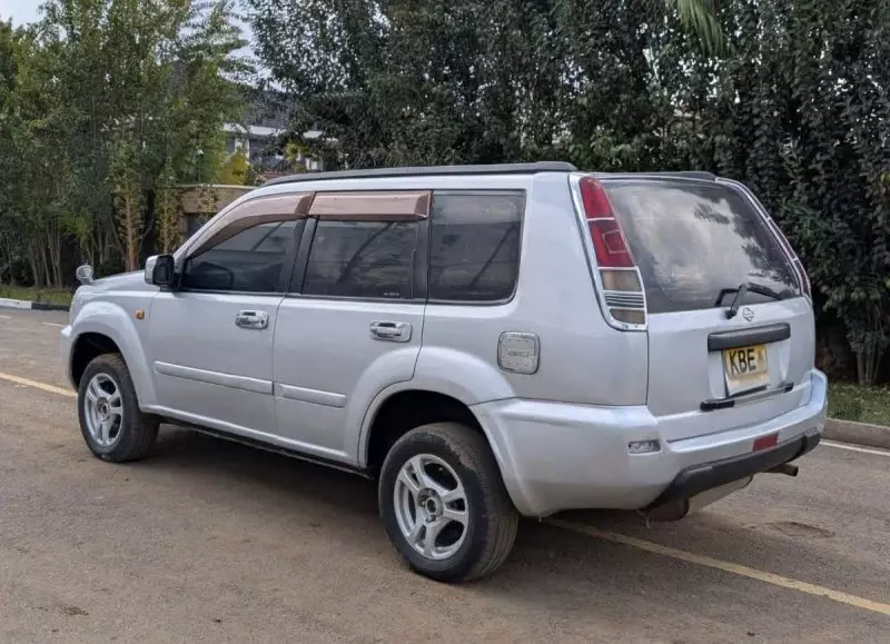 Nissan X-Trail   - 2001