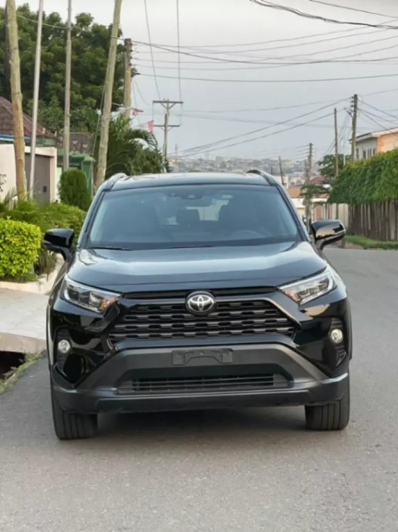 Toyota RAV 4   - 2021
