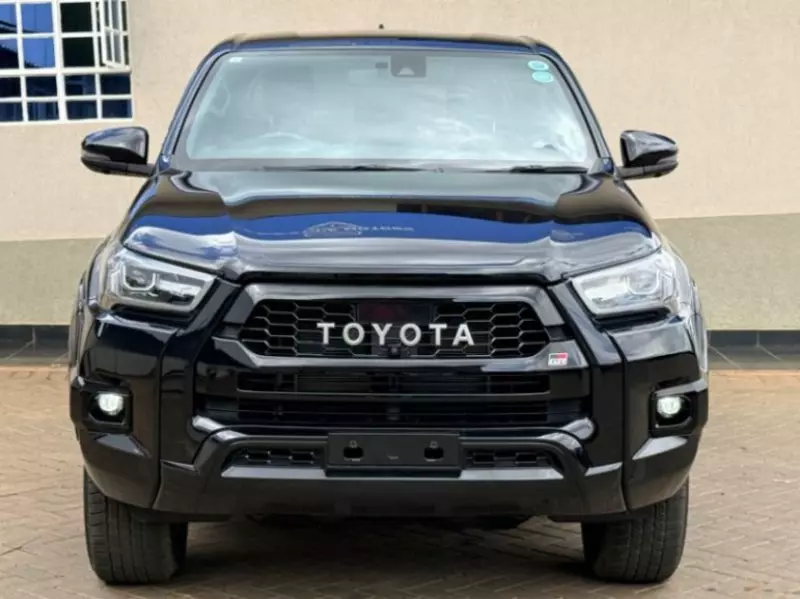 Toyota Hilux    - 2022