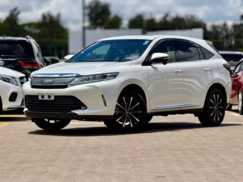 Toyota Harrier   - 2019