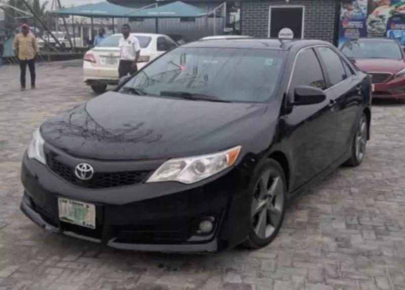 Toyota Camry   - 2012