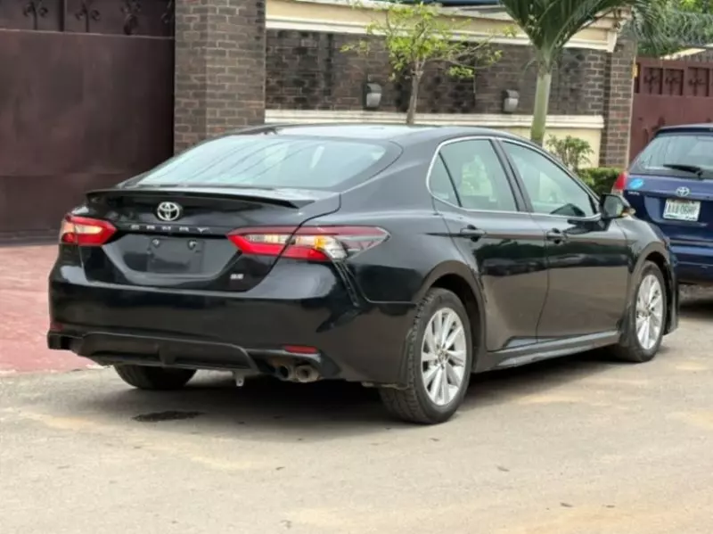 TOYOTA Camry   - 2021