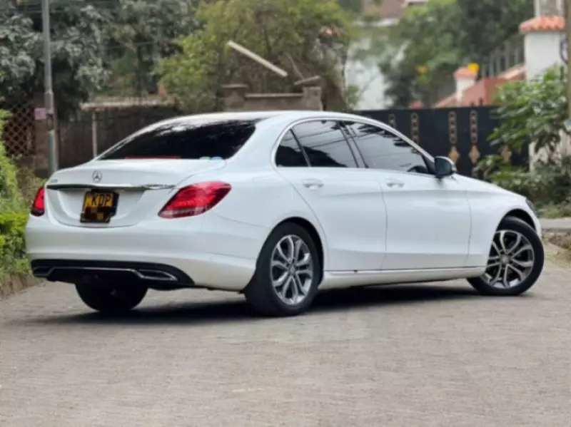 Mercedes-Benz C200   - 2016