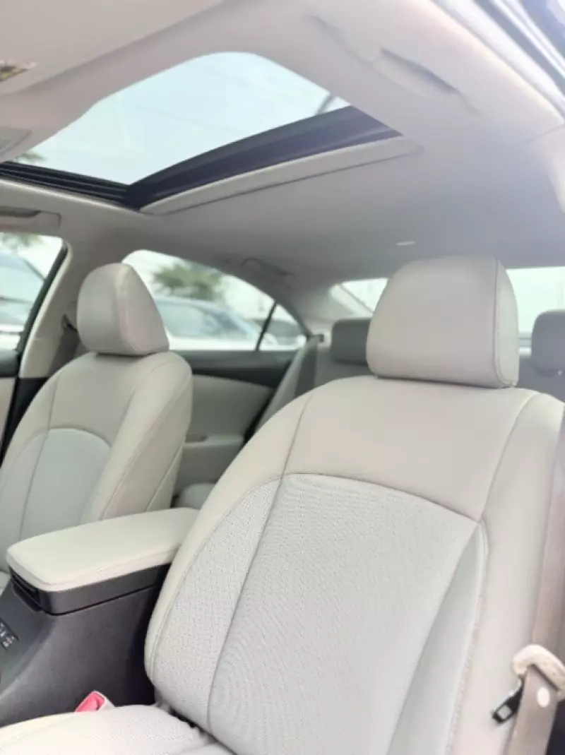 Lexus ES 350   - 2011