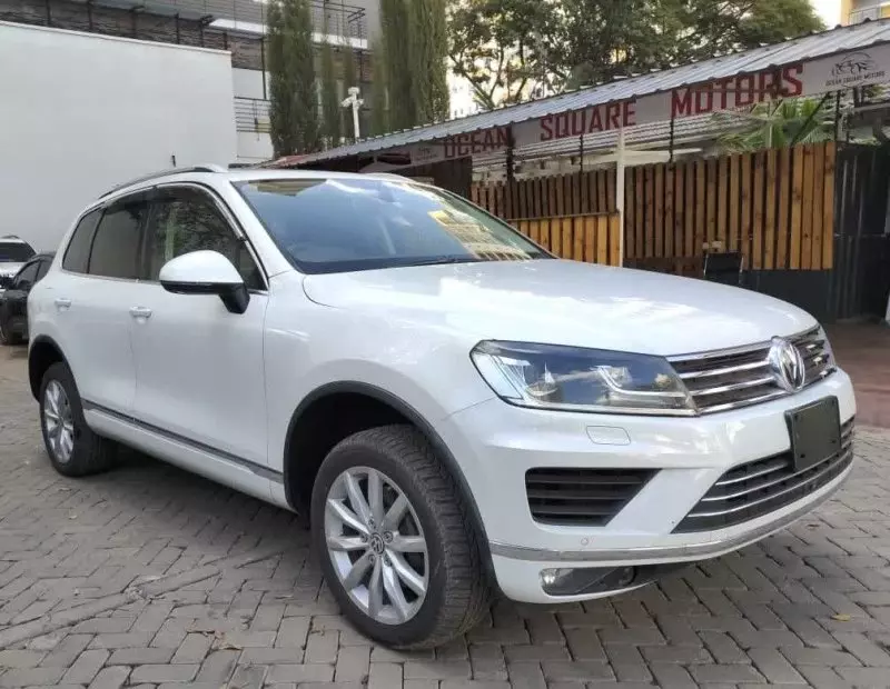 Volkswagen Touareg   - 2016