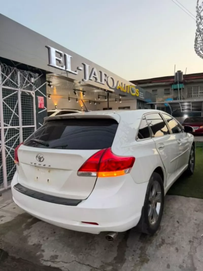 TOYOTA Venza   - 2011