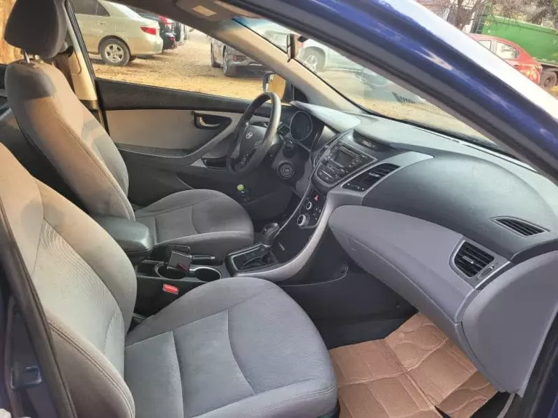 Hyundai Elantra   - 2014