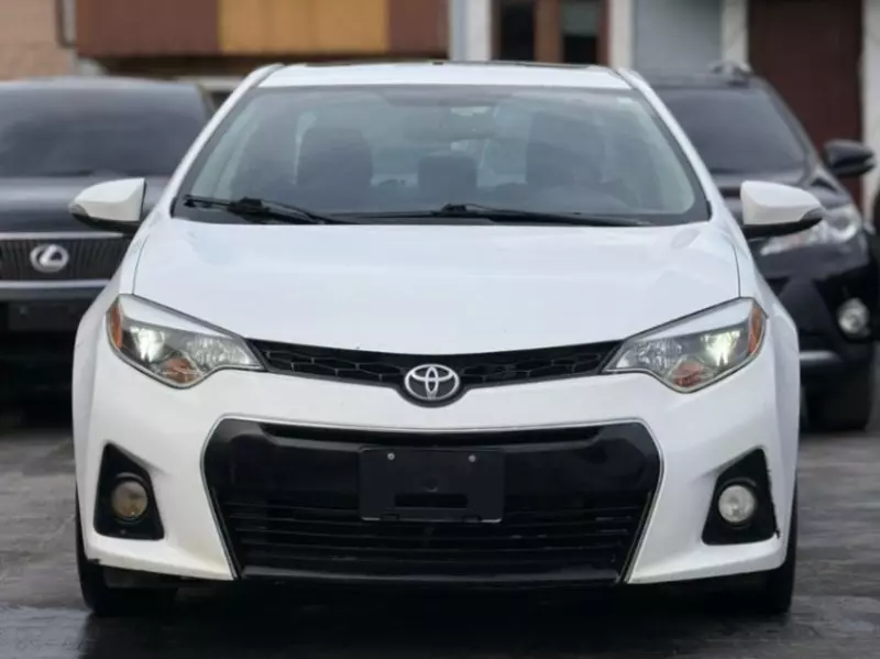 Toyota Corolla   - 2015