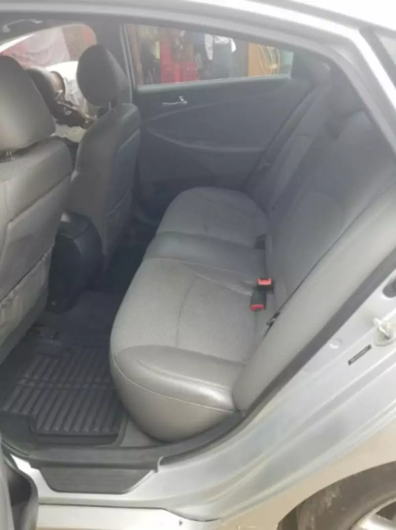 Hyundai Sonata   - 2013